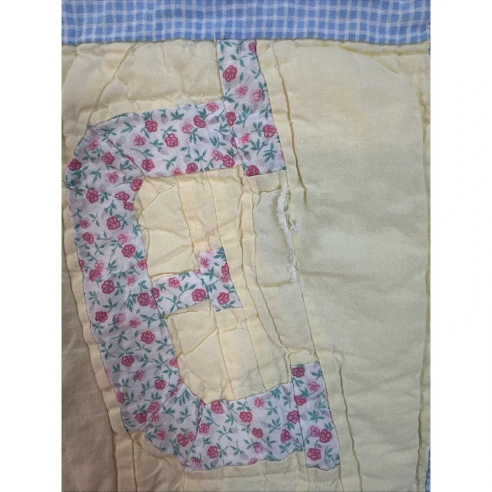 Vintage Baby Crib Quilt Appliqued A B‎ C Animals Machine Stitched 42